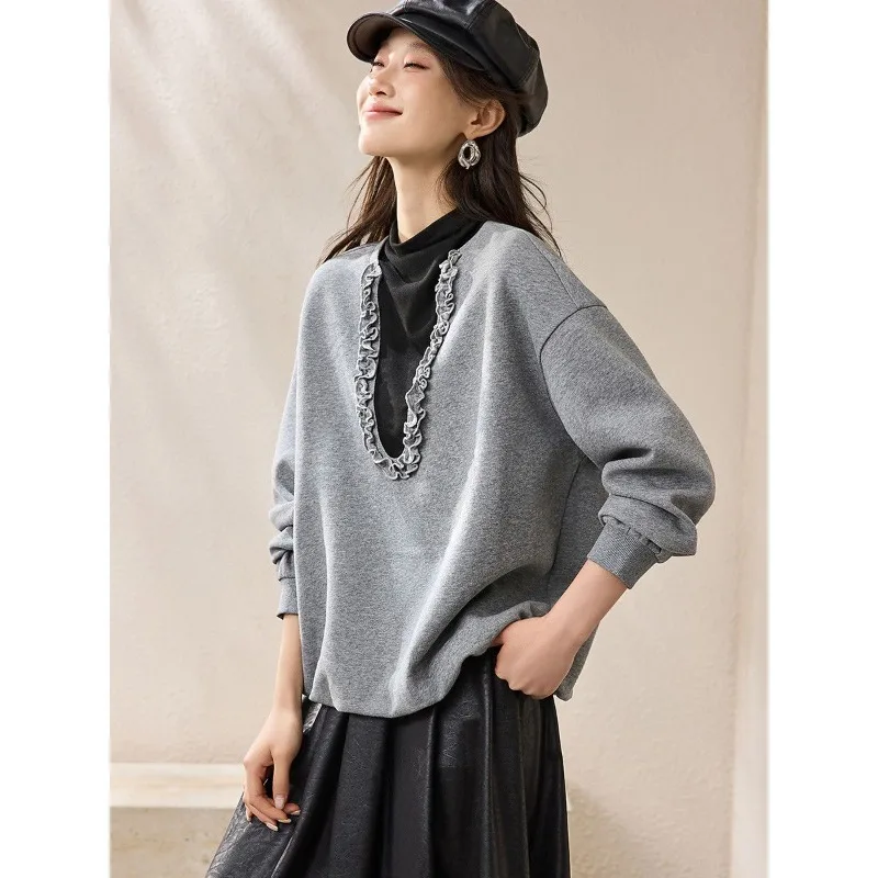 Женская толстовка с воротником-стойкой, лоскутным дизайном, имитацией двухслойного кроя, оборками и облегающим силуэтом
Женская толстовка с воротником-стойкой, лоскутным дизайном, имитацией двухслойного кроя, оборками и облегающим силуэтом