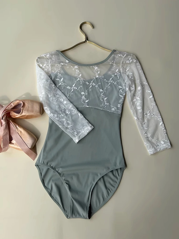 Women Ballet Dance Leotard Adult Color Matching Gymnastics Bodysuits Female Embroidered Training Clothes Long-sleeve Dancewear
Women Ballet Dance Leotard Adult Color Matching Gymnastics Bodysuits Female Embroidered Training Clothes Long-sleeve Dancewear