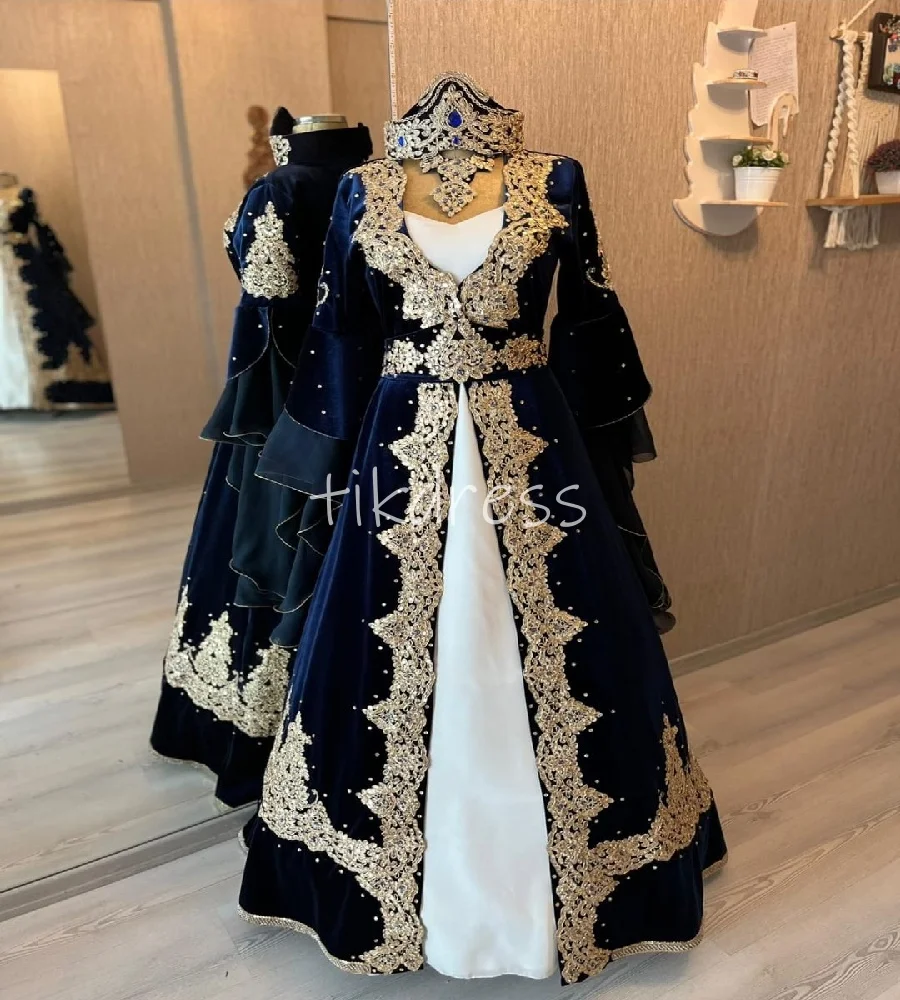 Traditional Ottoman Turkish Wedding Dress 2025 Navy With White Long Sleeve Lace Moroccan Bridal Dress Abaya Beaded Bride Gown
Traditional Ottoman Turkish Wedding Dress 2025 Navy With White Long Sleeve Lace Moroccan Bridal Dress Abaya Beaded Bride Gown
