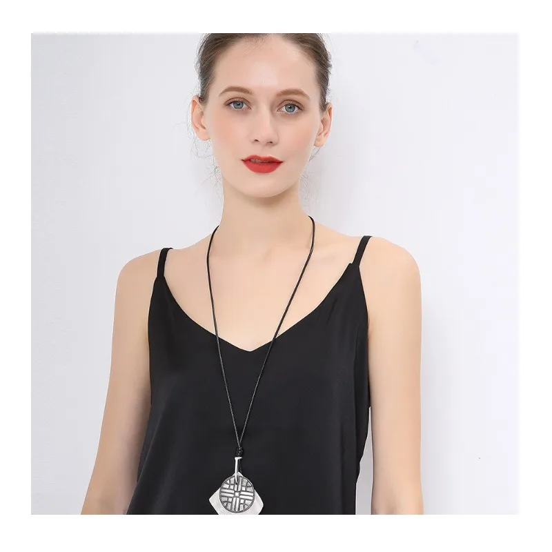 Trend Necklace, Simple and Cold Wind Geometric Women's Long Pendant, Environmentally Friendly Sweater Chain
Trend Necklace, Simple and Cold Wind Geometric Women's Long Pendant, Environmentally Friendly Sweater Chain