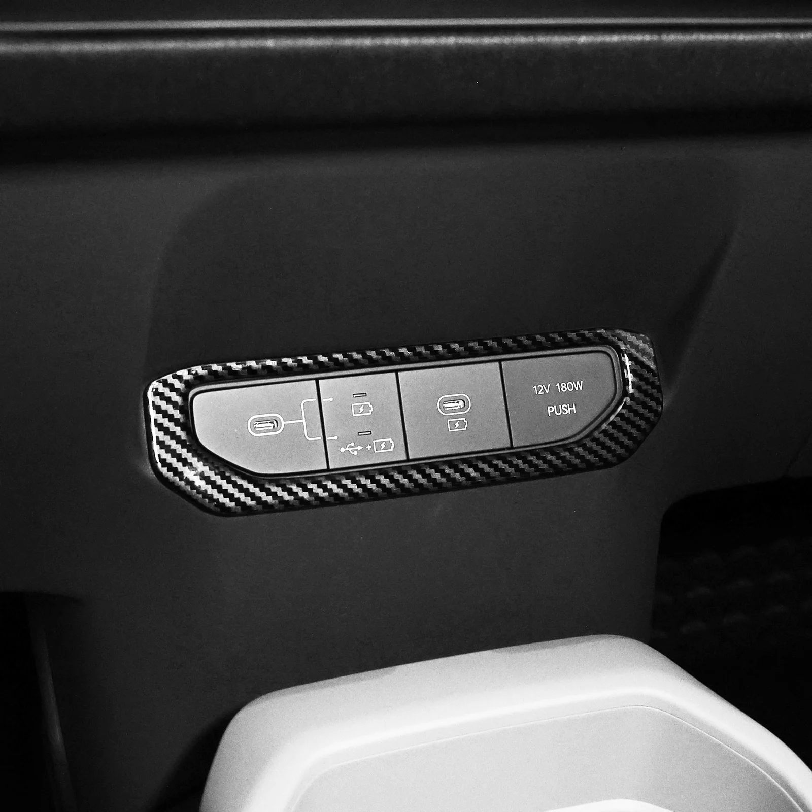 For Kia EV3 Center Console USB Charging Port Frame Trim Charger Socket Decoration Cover Car Accessories Styling
For Kia EV3 Center Console USB Charging Port Frame Trim Charger Socket Decoration Cover Car Accessories Styling