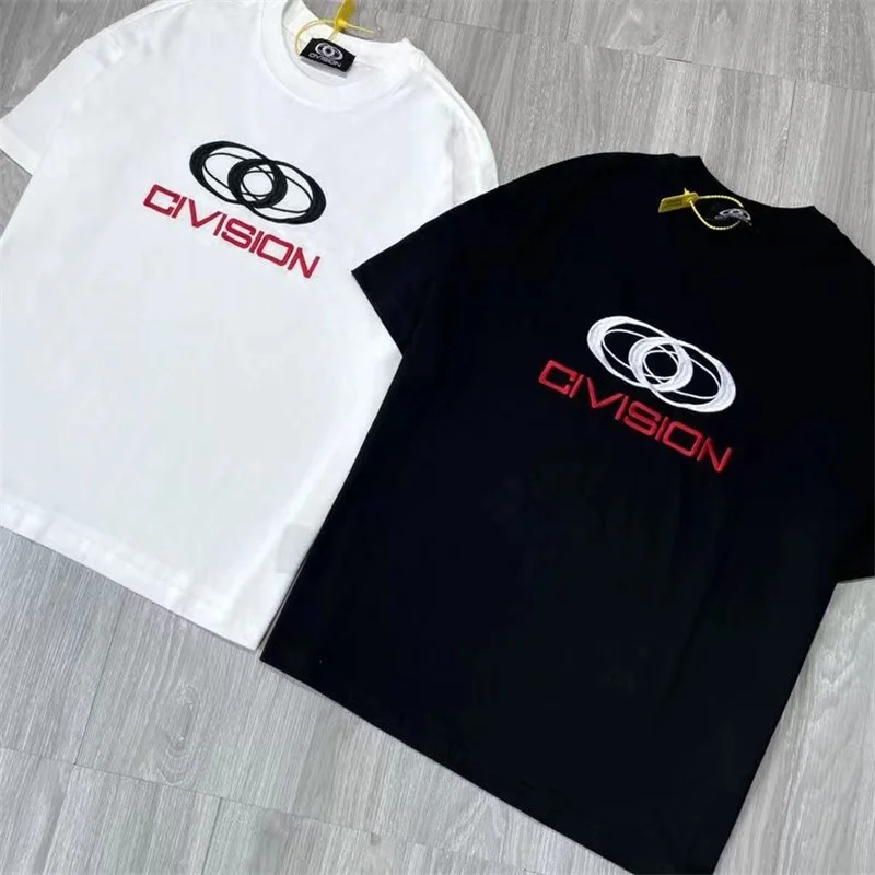New 24ss CIVISION by CSC White Black Embroidery LOGO Label Short Sleeve T-shirt 1:1 Summer High Quality Casual Tops Tee
New 24ss CIVISION by CSC White Black Embroidery LOGO Label Short Sleeve T-shirt 1:1 Summer High Quality Casual Tops Tee