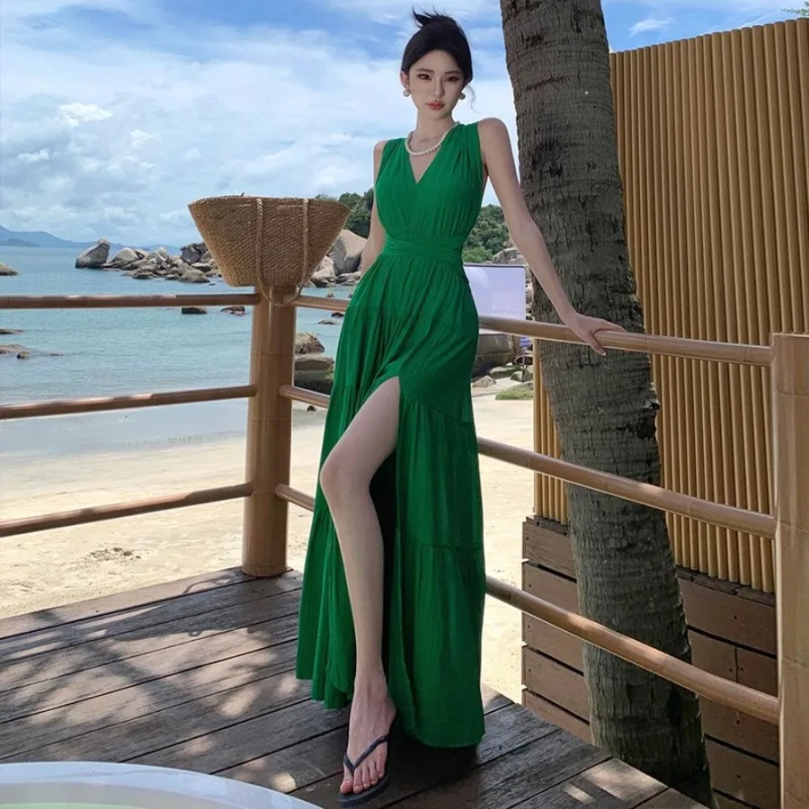 【New style】French red V-neck strap hanging neck dress female seaside vacation beautiful backless sexy split slimming long dress
【New style】French red V-neck strap hanging neck dress female seaside vacation beautiful backless sexy split slimming long dress