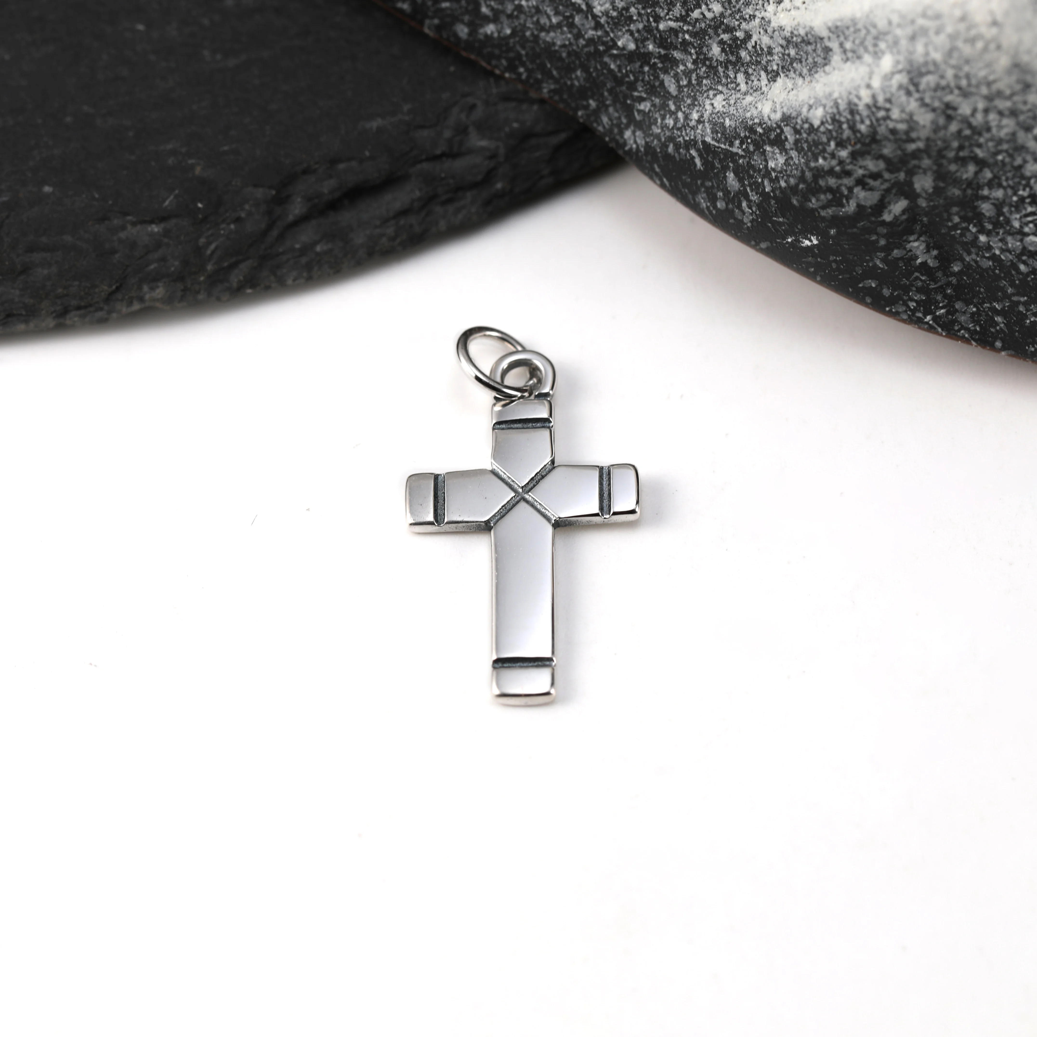 DJ470 genuine 925 sterling silver exquisite keychain accessory silver jewelry cross pendant
DJ470 genuine 925 sterling silver exquisite keychain accessory silver jewelry cross pendant