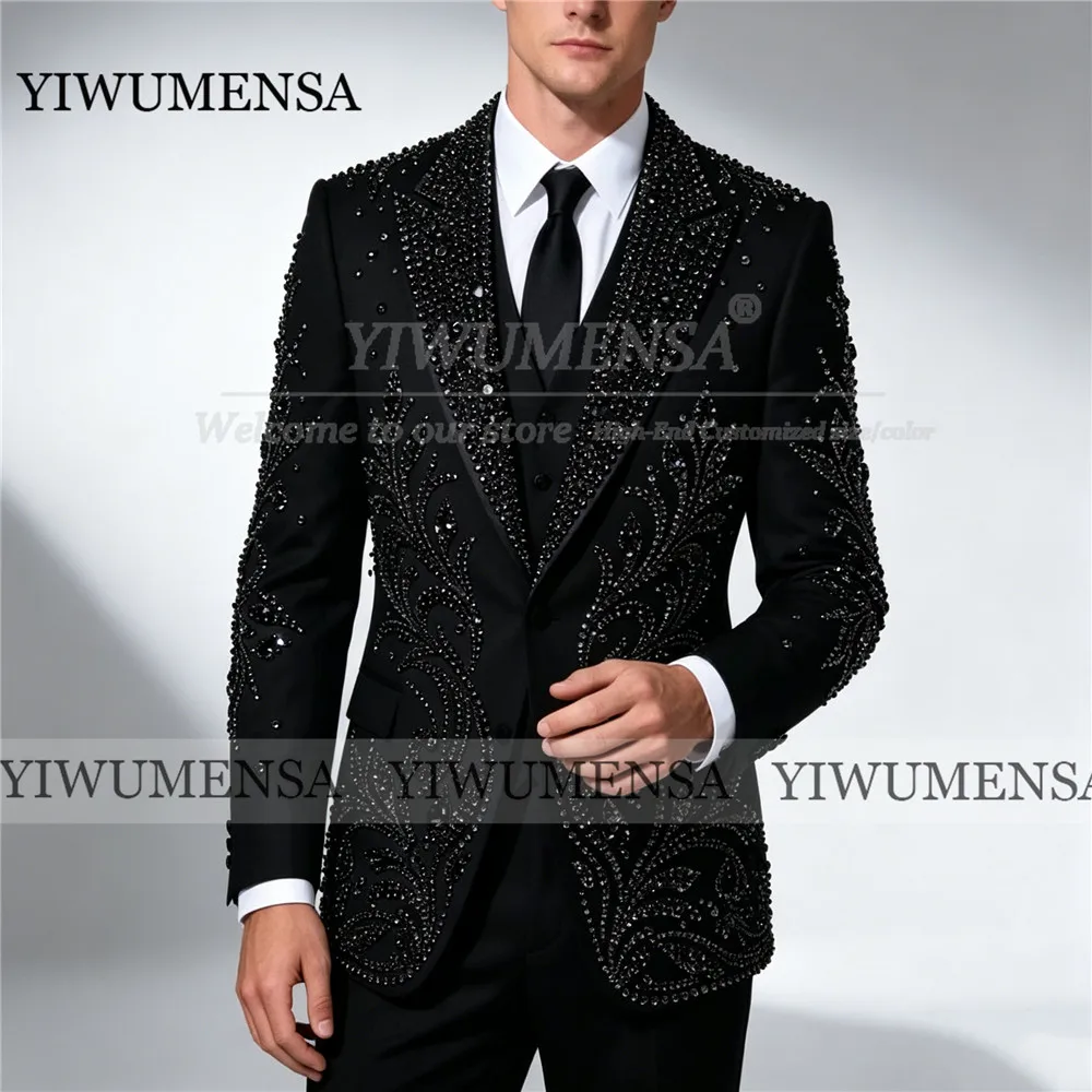 Unique Design Men Suits Crystals Rhinestons Prom Blazer Slim Fit Wedding Groom Tuxedos 3 Piece Sets Party Trajes para hombre
Unique Design Men Suits Crystals Rhinestons Prom Blazer Slim Fit Wedding Groom Tuxedos 3 Piece Sets Party Trajes para hombre