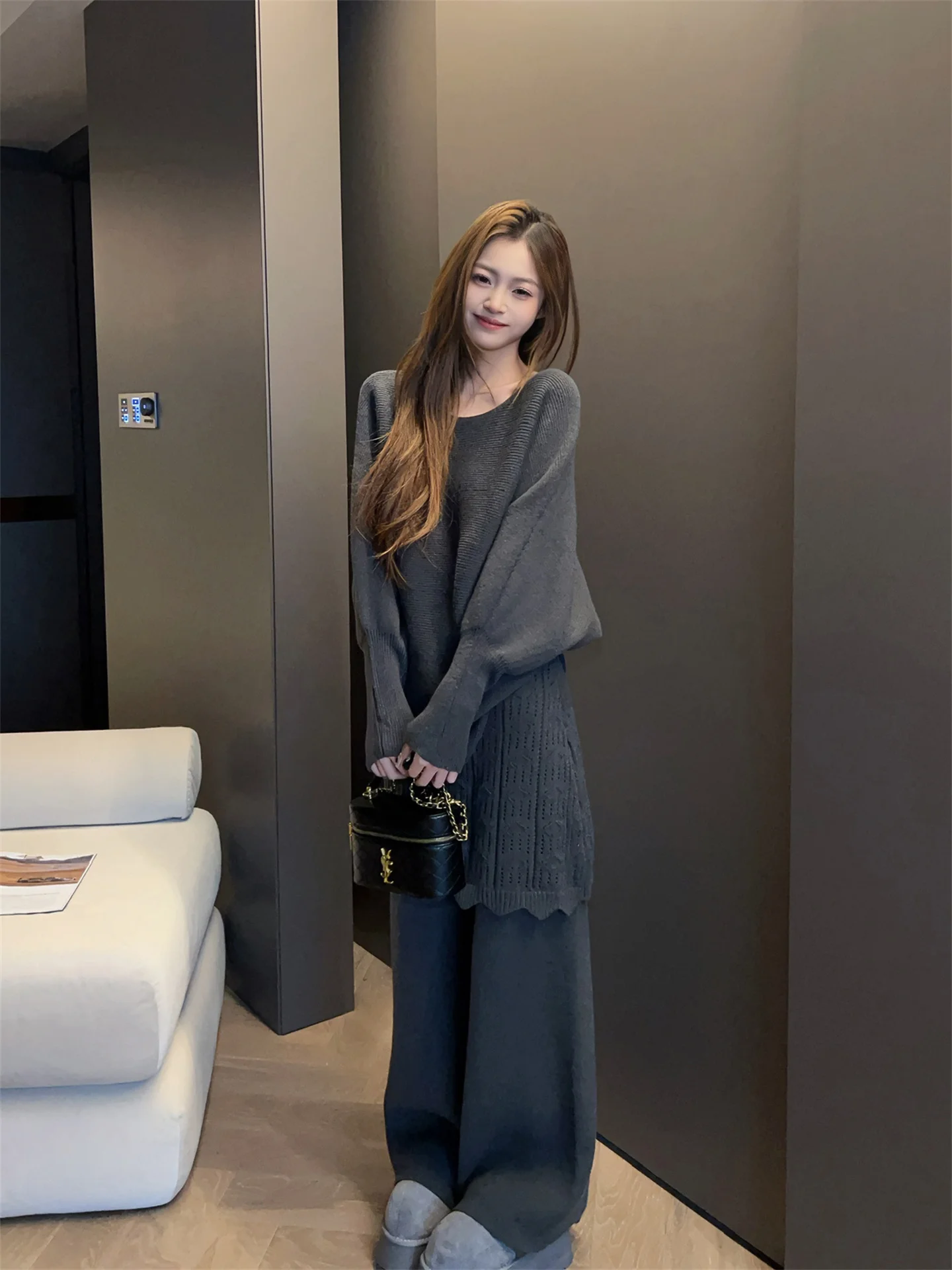 Retro Batwing Sleeve Sweater High Waist Wide Leg Pants Two Piece Set Women's Fashion Autumn Winter 2025 Miniature Ensemble
Retro Batwing Sleeve Sweater High Waist Wide Leg Pants Two Piece Set Women's Fashion Autumn Winter 2025 Miniature Ensemble