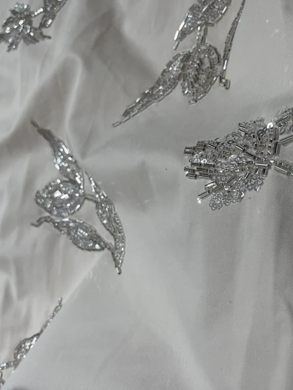 Niche Designer Executive Business Cotton Coat Fabric White Leisure Cargo Bottom Cloth Embroidered Imitation Handmade Tulip
Niche Designer Executive Business Cotton Coat Fabric White Leisure Cargo Bottom Cloth Embroidered Imitation Handmade Tulip