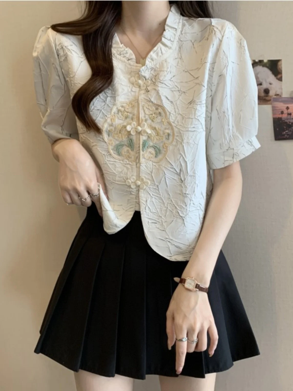 New Chinese Style Short Sleeve Embroidered Shirt Women Summer plus Size Slimming Design Sense National Style Top Tang Costume
New Chinese Style Short Sleeve Embroidered Shirt Women Summer plus Size Slimming Design Sense National Style Top Tang Costume