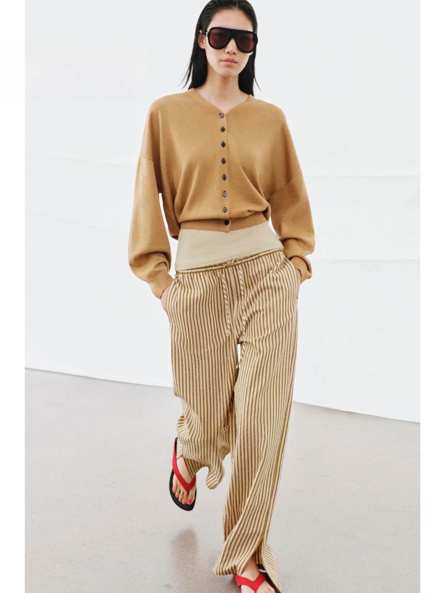 Summer 2026 Women's Sleepwear Style Flared Pants Drawstring Drapey Casual Long Trousers Stripe Pattern Casual Waist Other Mat...
Summer 2026 Women's Sleepwear Style Flared Pants Drawstring Drapey Casual Long Trousers Stripe Pattern Casual Waist Other Mat...