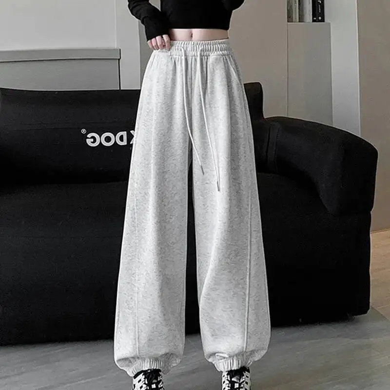 Модные американские уличные спортивные штаны, женские осенне-зимние простые свободные универсальные повседневные брюки, трендовые уличные брюки в стиле хип-хоп 
Модные американские уличные спортивные штаны, женские осенне-зимние простые свободные универсальные повседневные брюки, трендовые уличные брюки в стиле хип-хоп