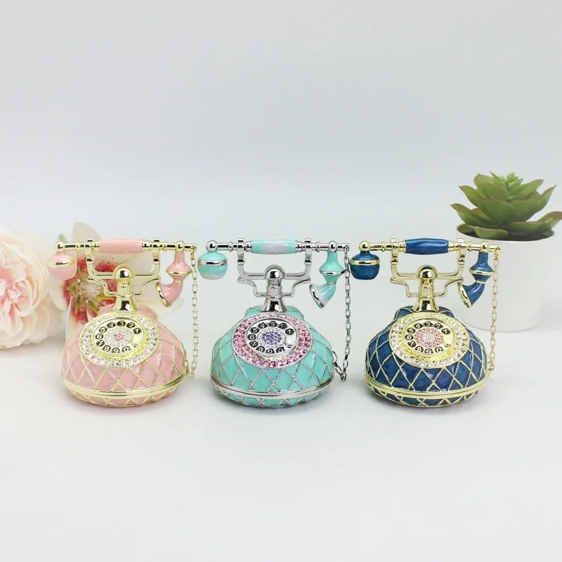 SHINNYGIFTS Эмалированная металлическая шкатулка для безделушек с откидной крышкой, ручная роспись, дизайн телефона, домашний декор, пасхальный подарок, хранилище ювелирных изделий
SHINNYGIFTS Эмалированная металлическая шкатулка для безделушек с откидной крышкой, ручная роспись, дизайн телефона, домашний декор, пасхальный подарок, хранилище ювелирных изделий