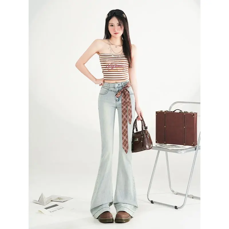 Women's Spring and Autumn New Product High Waist Design Sweet Girl American Vitality Girl Japanese Style Micro Horn Jeans
Women's Spring and Autumn New Product High Waist Design Sweet Girl American Vitality Girl Japanese Style Micro Horn Jeans
