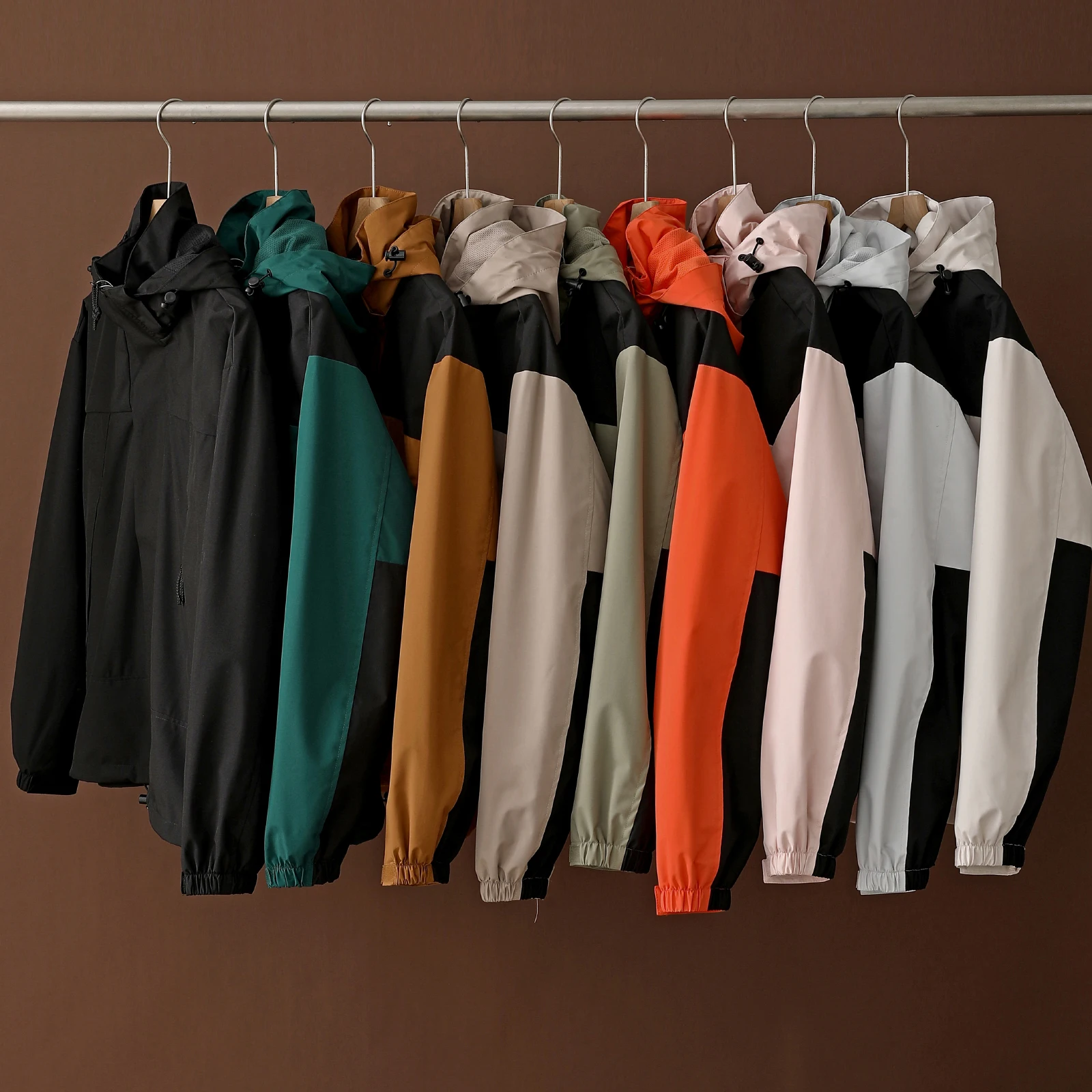 Высокопроизводительная уличная куртка для мужчин и женщин: дышащая, водонепроницаемая, весенне-осенняя, с капюшоном, на флисовой подкладке, повседневная
Высокопроизводительная уличная куртка для мужчин и женщин: дышащая, водонепроницаемая, весенне-осенняя, с капюшоном, на флисовой подкладке, повседневная