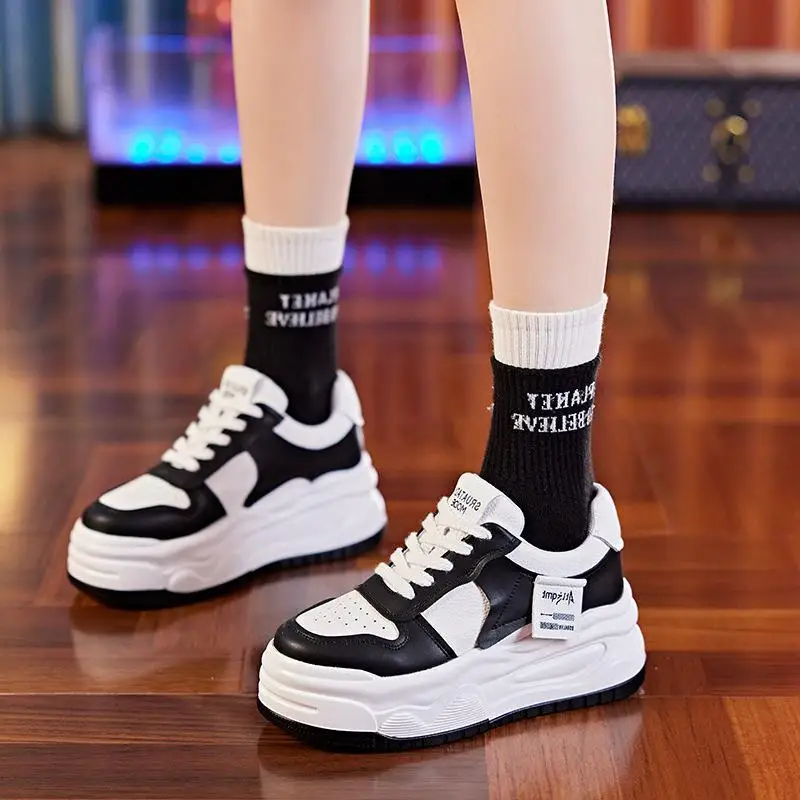 Casual Thick Bottom High Top Leather Sneakers Color Block Wedge Heel Student Shoes Increased Height Inner Ankle Shoes
Casual Thick Bottom High Top Leather Sneakers Color Block Wedge Heel Student Shoes Increased Height Inner Ankle Shoes