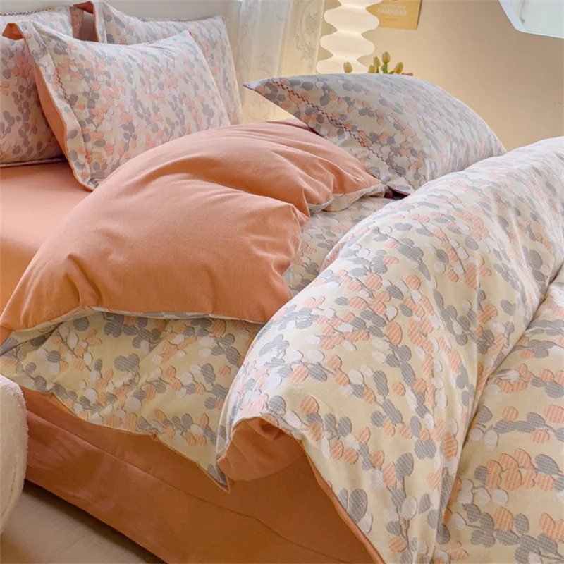 Four Piece Set of 100 Pure Cotton Simple Quilt Cover on A Thickened Cotton Sanding Bed for Single Bed Products
Four Piece Set of 100 Pure Cotton Simple Quilt Cover on A Thickened Cotton Sanding Bed for Single Bed Products