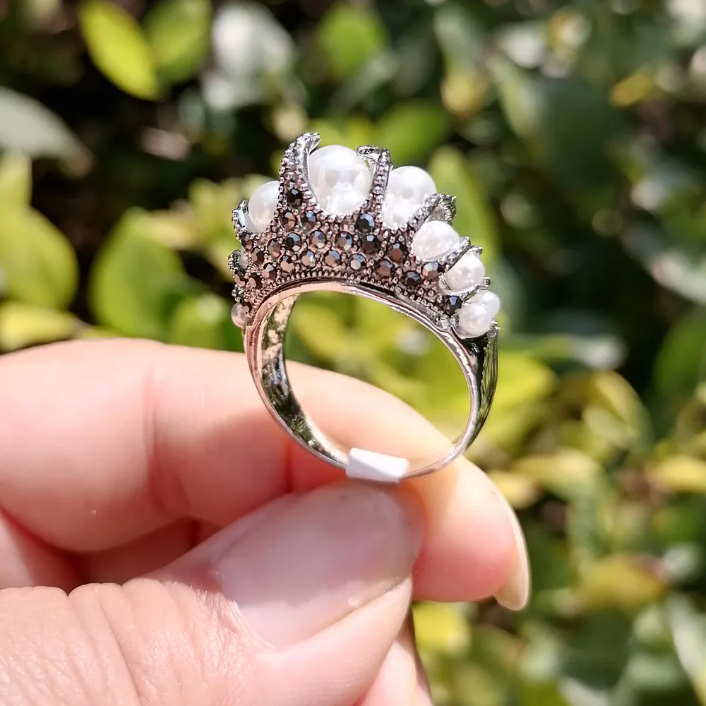 Ajojewel Original Black Rhinestone Ring With Pearls Elegant Retro Vintage Finger Jewelry Fashion Gifts For Women Anel
Ajojewel Original Black Rhinestone Ring With Pearls Elegant Retro Vintage Finger Jewelry Fashion Gifts For Women Anel