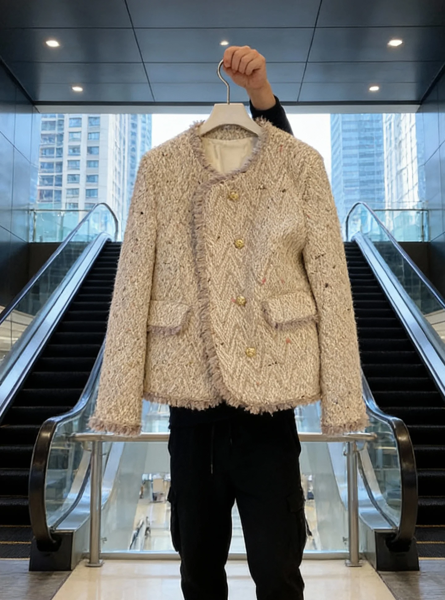 2026 Ежегодное модное женское пальто с золотыми пуговицами и потертым высококачественным верхом во французском стиле, подходящее для женщин...
2026 Ежегодное модное женское пальто с золотыми пуговицами и потертым высококачественным верхом во французском стиле, подходящее для женщин...