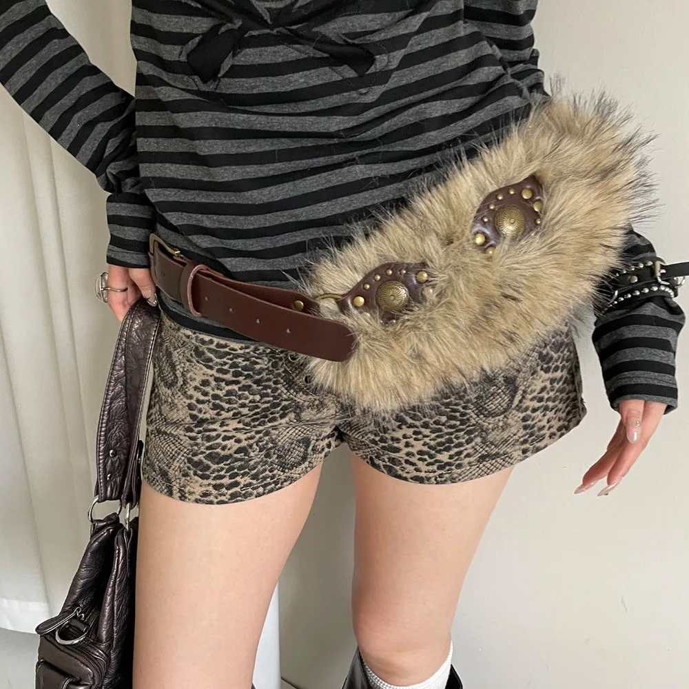 Personality PU Leather Leather Fur Belt Faux Fur Punk Furry Waistband Retro Jeans Decor Belt Daily
Personality PU Leather Leather Fur Belt Faux Fur Punk Furry Waistband Retro Jeans Decor Belt Daily