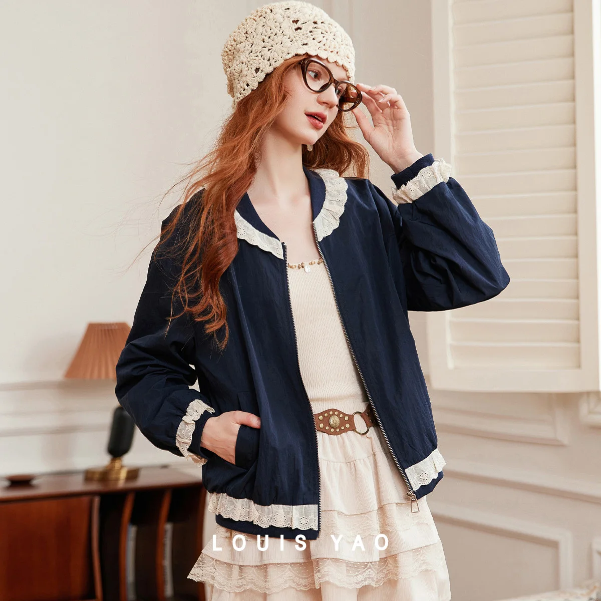 LOUIS YAO Lace Trim Baseball Collar Jacket 2025 Autumn Elegant Sweet Zipper-Up Cardigan with Drop Shoulders Women's Top
LOUIS YAO Lace Trim Baseball Collar Jacket 2025 Autumn Elegant Sweet Zipper-Up Cardigan with Drop Shoulders Women's Top