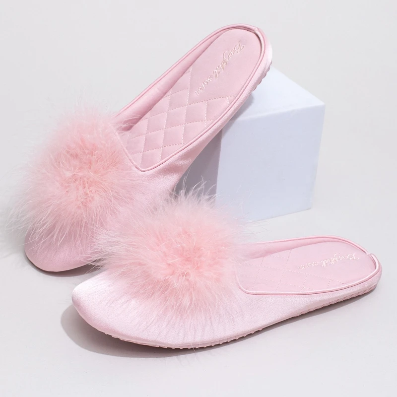 Unique Feather-embellished Flat Slippers for Women Fashion Round-toe Silk Home Slippers Non-slip Quiet Comfortable Women Shoes
Unique Feather-embellished Flat Slippers for Women Fashion Round-toe Silk Home Slippers Non-slip Quiet Comfortable Women Shoes
