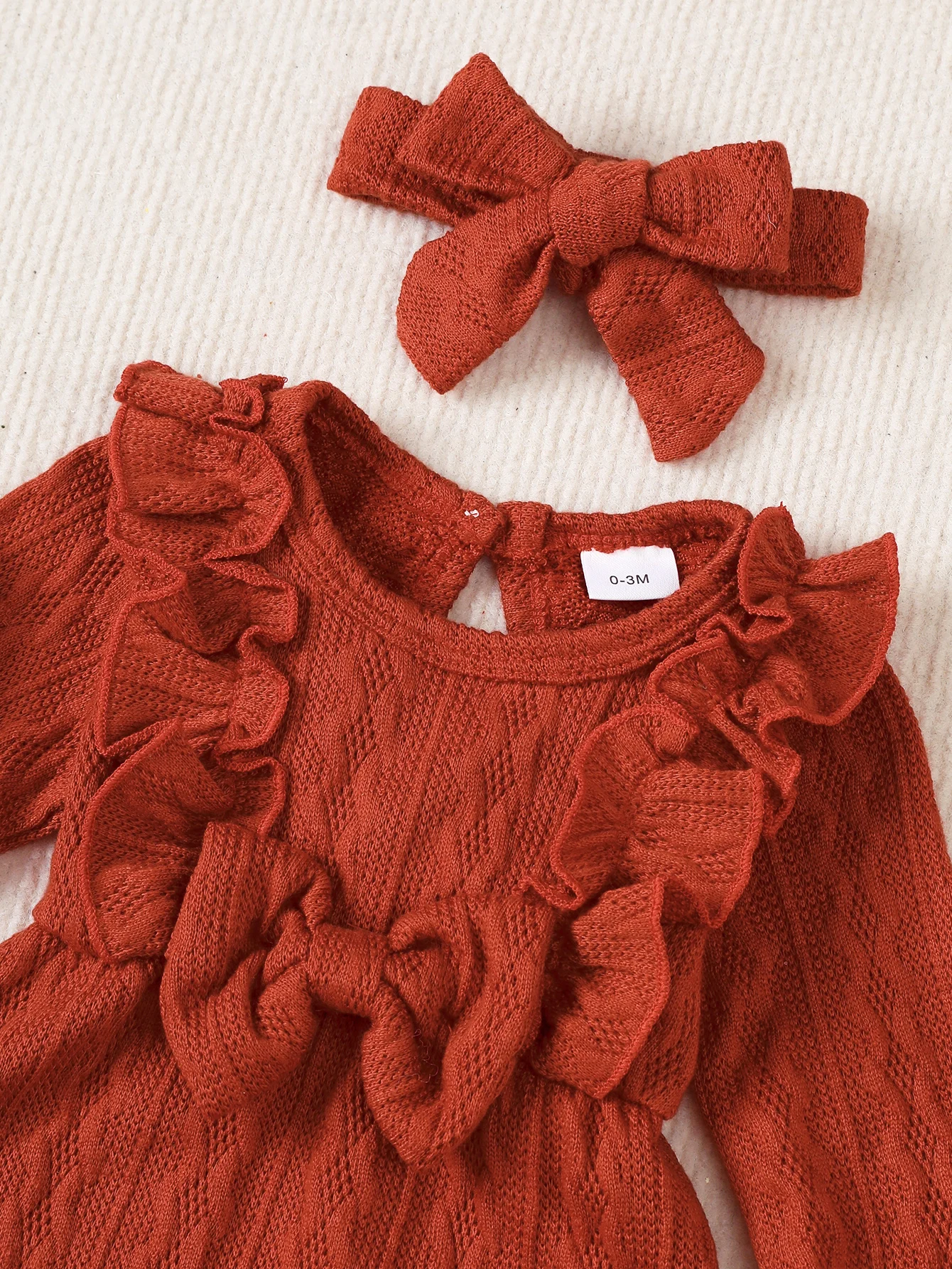 Winter 0-1 Years Old Infant Baby Girls Long Sleeved Pit Strip Fabric Jumpsuit With Hair Band ,Suitable For Daily Wear
Winter 0-1 Years Old Infant Baby Girls Long Sleeved Pit Strip Fabric Jumpsuit With Hair Band ,Suitable For Daily Wear