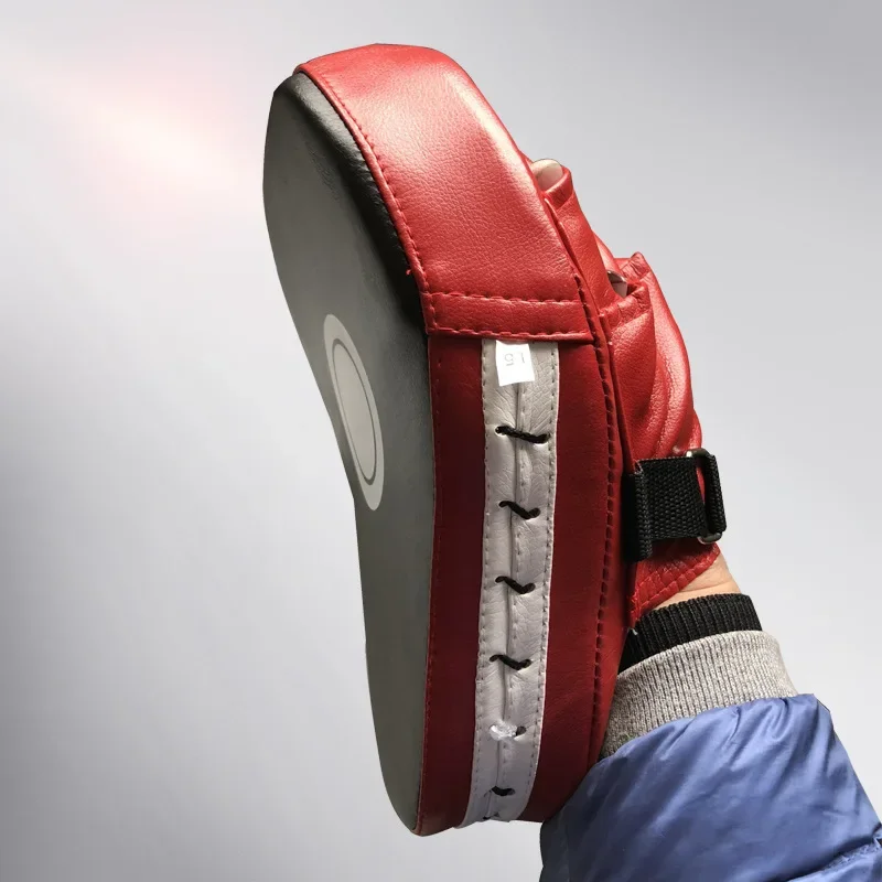 Five Finger-Target Thai Boxing-Target Taekwondo Training Boxing Center Handle Boxing Arc Hand Target Fighting Sanda Handheld
Five Finger-Target Thai Boxing-Target Taekwondo Training Boxing Center Handle Boxing Arc Hand Target Fighting Sanda Handheld
