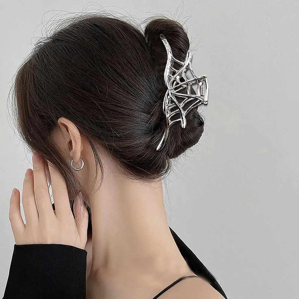 New Metal Spider Skeleton Hair Claw Clamp Vintage Silver Black Color Hair Clip Women Headwear Hair Accessories Gifts
New Metal Spider Skeleton Hair Claw Clamp Vintage Silver Black Color Hair Clip Women Headwear Hair Accessories Gifts