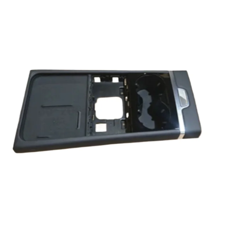 Оригинальный ящик для хранения верхней крышки центрального канала в сборе для Chery Tiggo 7.
Оригинальный ящик для хранения верхней крышки центрального канала в сборе для Chery Tiggo 7.