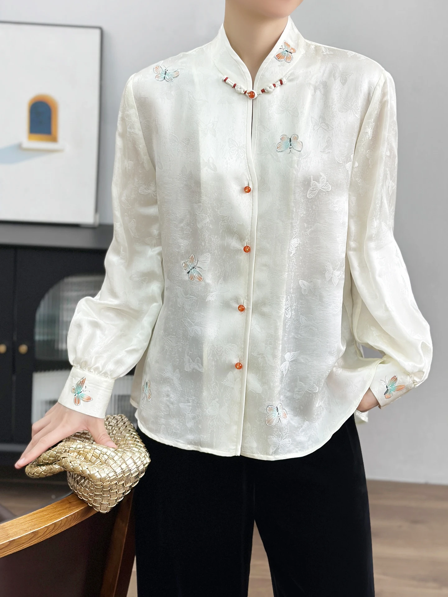 Изысканная китайская шелковая блузка Zuozhujia с длинным рукавом, воротником-стойкой и вышивкой, из натурального шелка, женская, премиум-класса
Изысканная китайская шелковая блузка Zuozhujia с длинным рукавом, воротником-стойкой и вышивкой, из натурального шелка, женская, премиум-класса