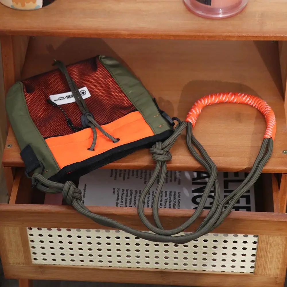 Модная нейлоновая сумка через плечо на шнурке, плиссированная квадратная мужская сумка-мессенджер, легкая мини-сумка в корейском стиле для детей
Модная нейлоновая сумка через плечо на шнурке, плиссированная квадратная мужская сумка-мессенджер, легкая мини-сумка в корейском стиле для детей