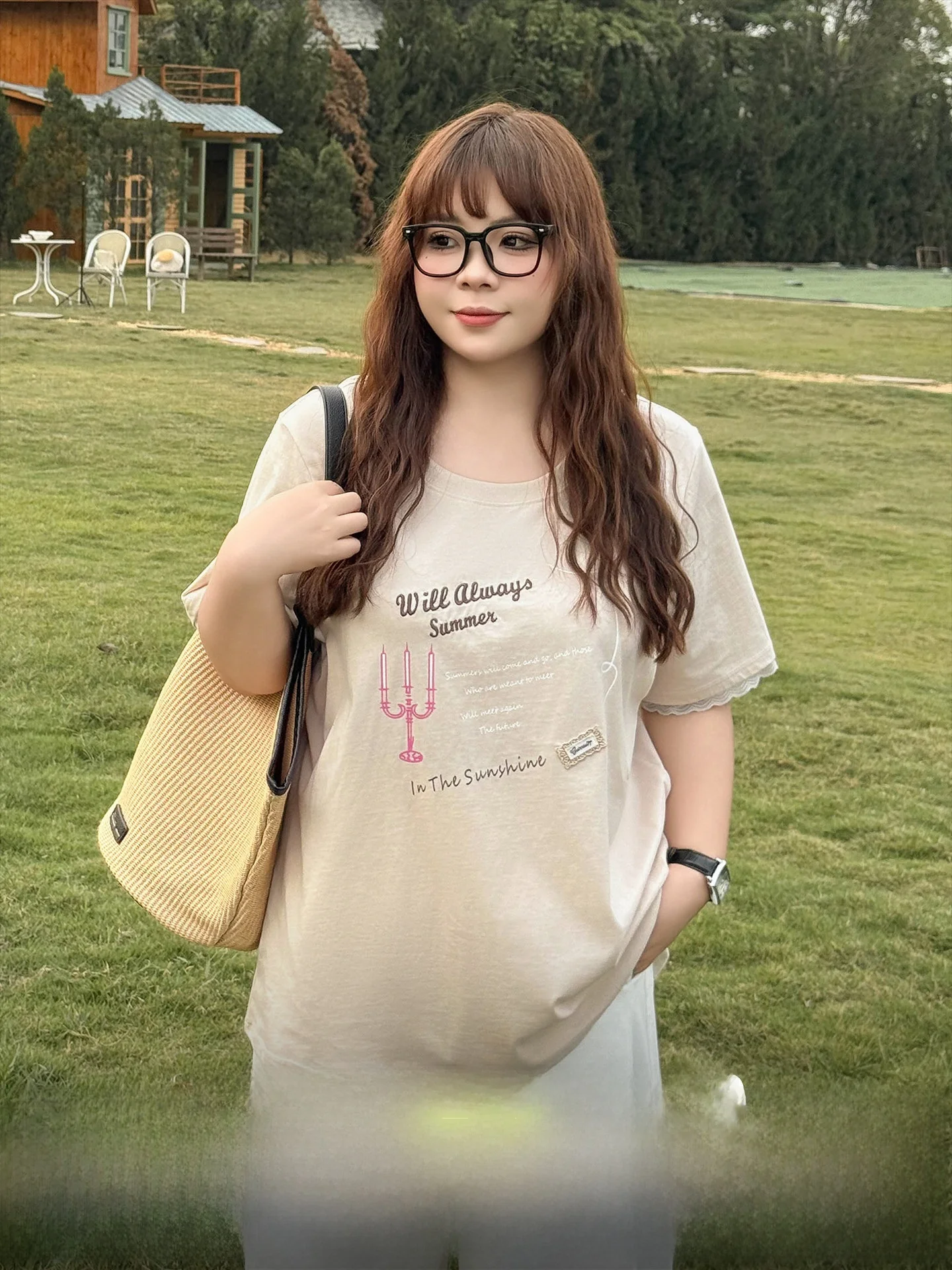 Limited Edition plus Size Women's T-Shirt Casual Loose Fit Summer Print Embroidery Lace Trim Short Sleeve Top Fashionable
Limited Edition plus Size Women's T-Shirt Casual Loose Fit Summer Print Embroidery Lace Trim Short Sleeve Top Fashionable