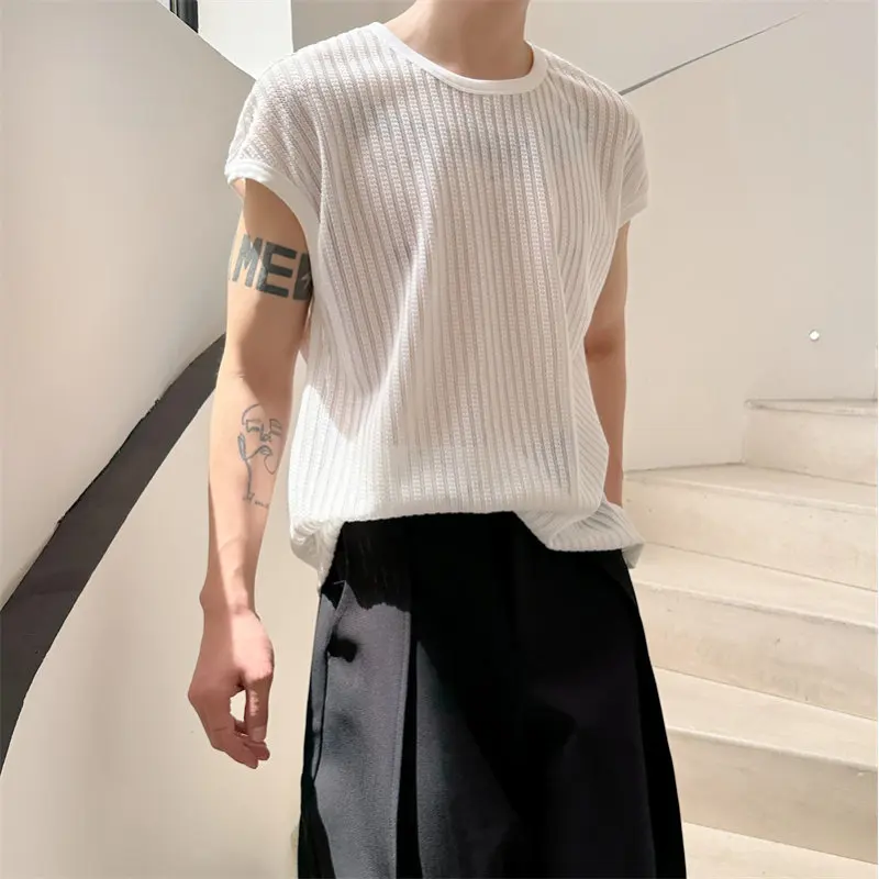 Летний тонкий ажурный жилет для мужчин в корейском стиле, модный, цветной, повседневный, с круглым вырезом на плечах, тонкий топ-футболка
Летний тонкий ажурный жилет для мужчин в корейском стиле, модный, цветной, повседневный, с круглым вырезом на плечах, тонкий топ-футболка