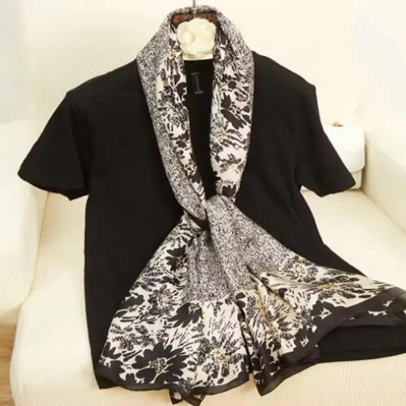 Summer Sunscreen Scarf Women Floral Printed Scarves Head Echarpes Imitation Silk Femme Wraps Beach Shawls Lady Hijabs 84x180CM
Summer Sunscreen Scarf Women Floral Printed Scarves Head Echarpes Imitation Silk Femme Wraps Beach Shawls Lady Hijabs 84x180CM
