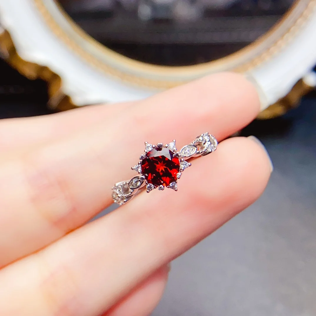FS Setting 6mm Natural Garnet S925 Sterling Silver Fashion Flower Ring for Women Fine Charm Weddings Jewelry Certificate MeiBaPJ
FS Setting 6mm Natural Garnet S925 Sterling Silver Fashion Flower Ring for Women Fine Charm Weddings Jewelry Certificate MeiBaPJ