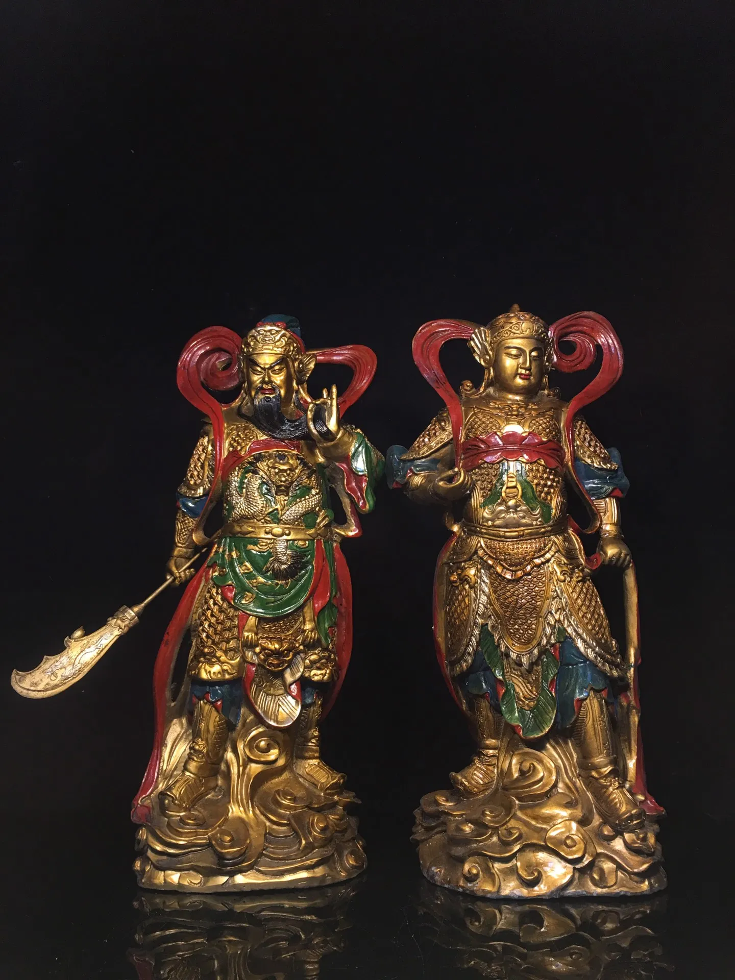 16"Tibetan Temple Collection Old Bronze Painted Veda Bodhisattva Door God Buddha Guan Yu Gods immortals Worship Hall Town house
16"Tibetan Temple Collection Old Bronze Painted Veda Bodhisattva Door God Buddha Guan Yu Gods immortals Worship Hall Town house