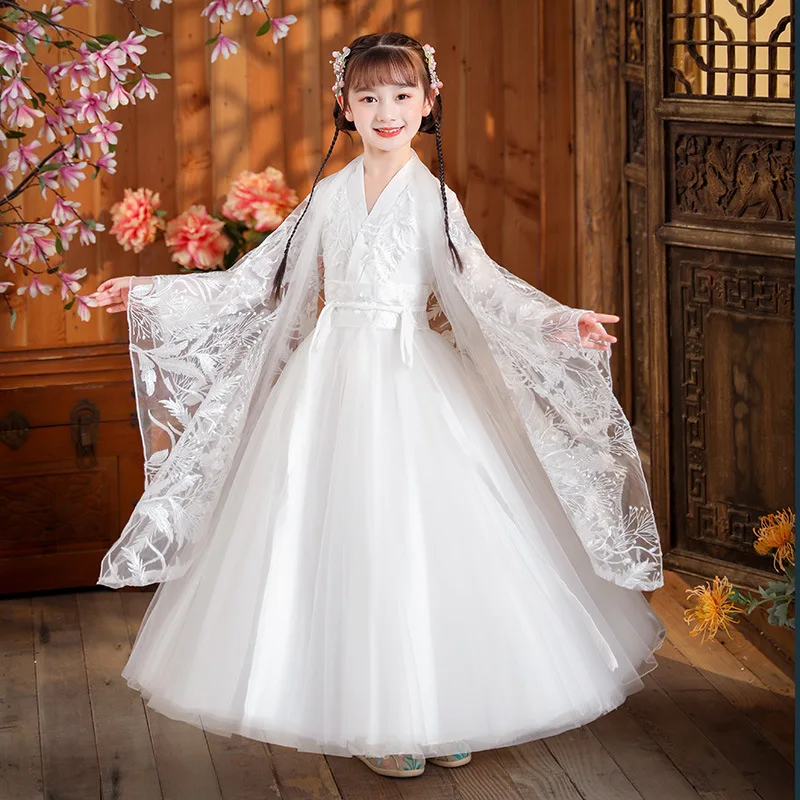 White Hanfu Princess Girl Dress Tang Suit Summer Fashion Chinese Style V-Neck Flare Sleeve Embroidery Patchwork Ancient Costume
White Hanfu Princess Girl Dress Tang Suit Summer Fashion Chinese Style V-Neck Flare Sleeve Embroidery Patchwork Ancient Costume
