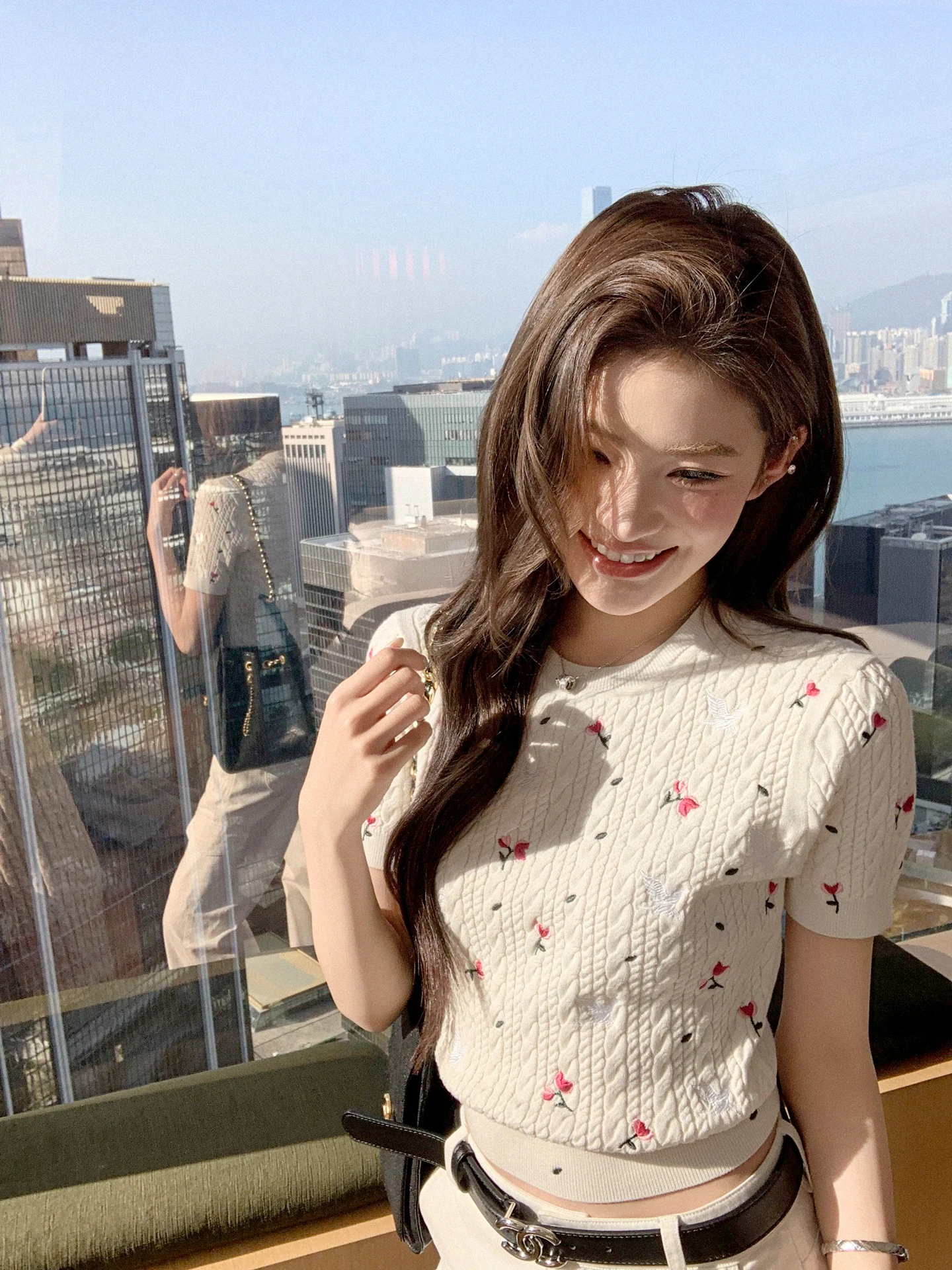 White Embroidered Short Sleeve Knitted Top Women's Early Spring Miu Style Fashionable Top Short Length Ladieswear
White Embroidered Short Sleeve Knitted Top Women's Early Spring Miu Style Fashionable Top Short Length Ladieswear