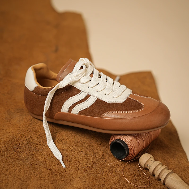 Handmade Genuine Leather Women Sneakers Flat Casual Shoes for Round Toe Walking Shoes Skate Shoes Lace-up German Trainer Shoes
Handmade Genuine Leather Women Sneakers Flat Casual Shoes for Round Toe Walking Shoes Skate Shoes Lace-up German Trainer Shoes