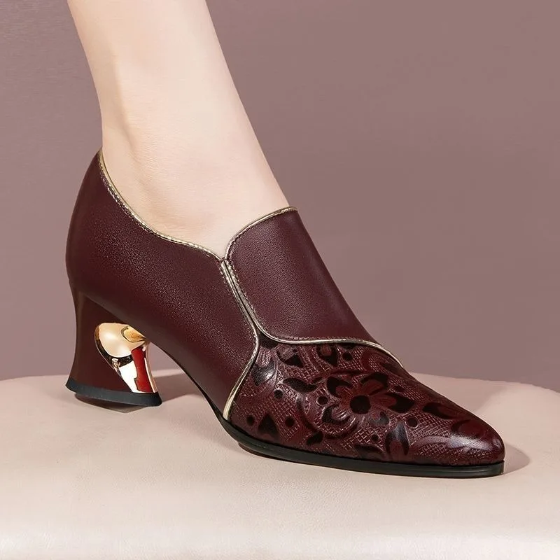 Factory direct sales 2025 autumn and winter fashion splicing wine red large size spring and autumn women's single shoes
Factory direct sales 2025 autumn and winter fashion splicing wine red large size spring and autumn women's single shoes