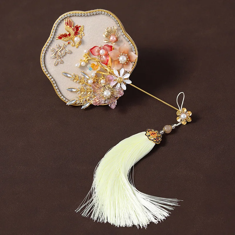 Small Hand Fan for Bride, Wedding Palm Fan, Ancient Style, Handheld Prop Accessories, Custom Wedding Decoration
Small Hand Fan for Bride, Wedding Palm Fan, Ancient Style, Handheld Prop Accessories, Custom Wedding Decoration