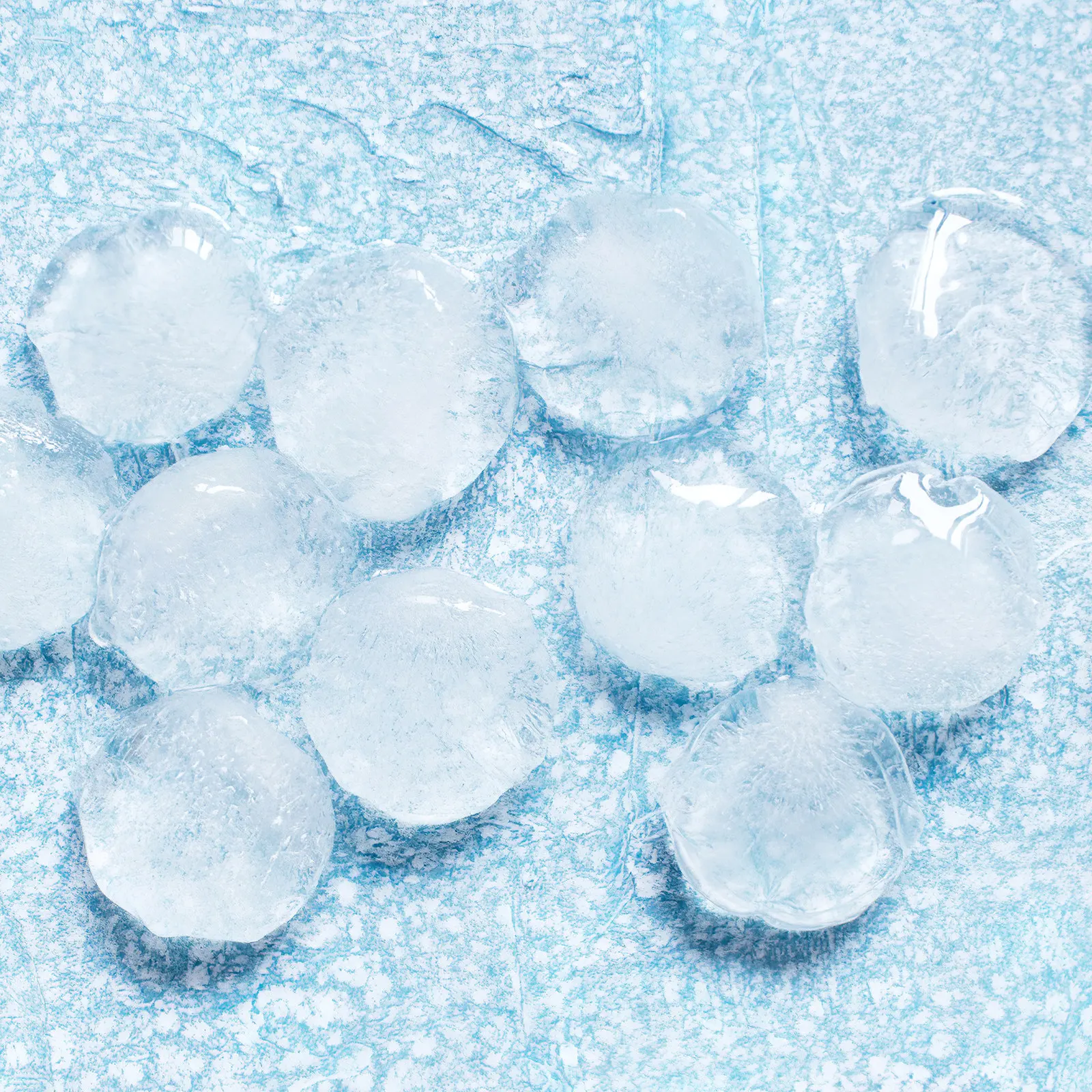 Набор из 4 круглых форм для льда, пищевой пластик, легко извлекаемые мини-формы для льда с контейнером и совком, идеально подходят для напитков в морозильной камере
Набор из 4 круглых форм для льда, пищевой пластик, легко извлекаемые мини-формы для льда с контейнером и совком, идеально подходят для напитков в морозильной камере