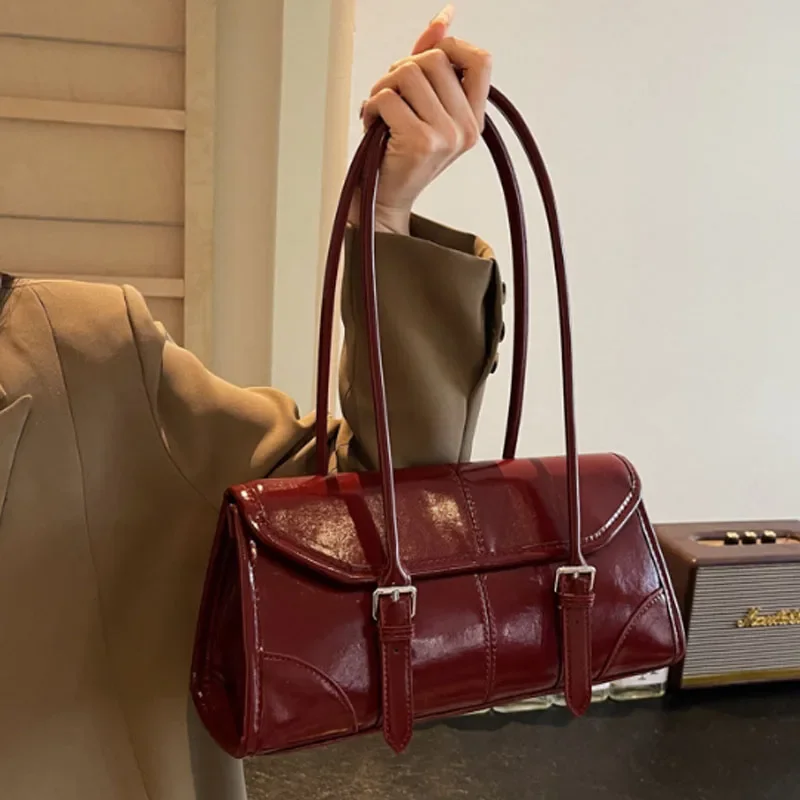 High End Burgundy Oil Wax Leather Underarm Bag Elegant Women's Magnetic Buckle Shoulder Bag Commuter Versatile Ladies Tote Bags
High End Burgundy Oil Wax Leather Underarm Bag Elegant Women's Magnetic Buckle Shoulder Bag Commuter Versatile Ladies Tote Bags