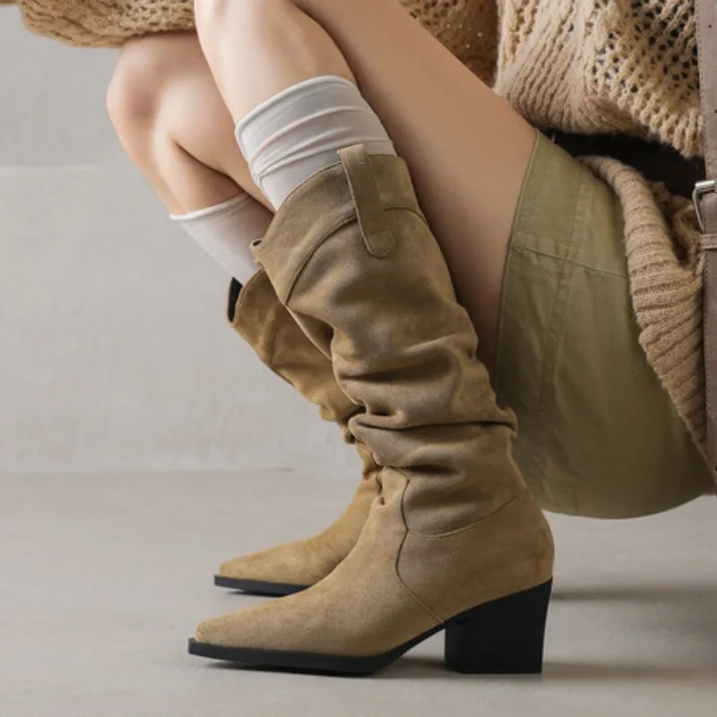 Booties Women's Western Cowboy Boots Velvet Surface Retro Style Anti-Slip Rubber Sole Thick Heel Slimming Mid-Calf Booties
Booties Women's Western Cowboy Boots Velvet Surface Retro Style Anti-Slip Rubber Sole Thick Heel Slimming Mid-Calf Booties