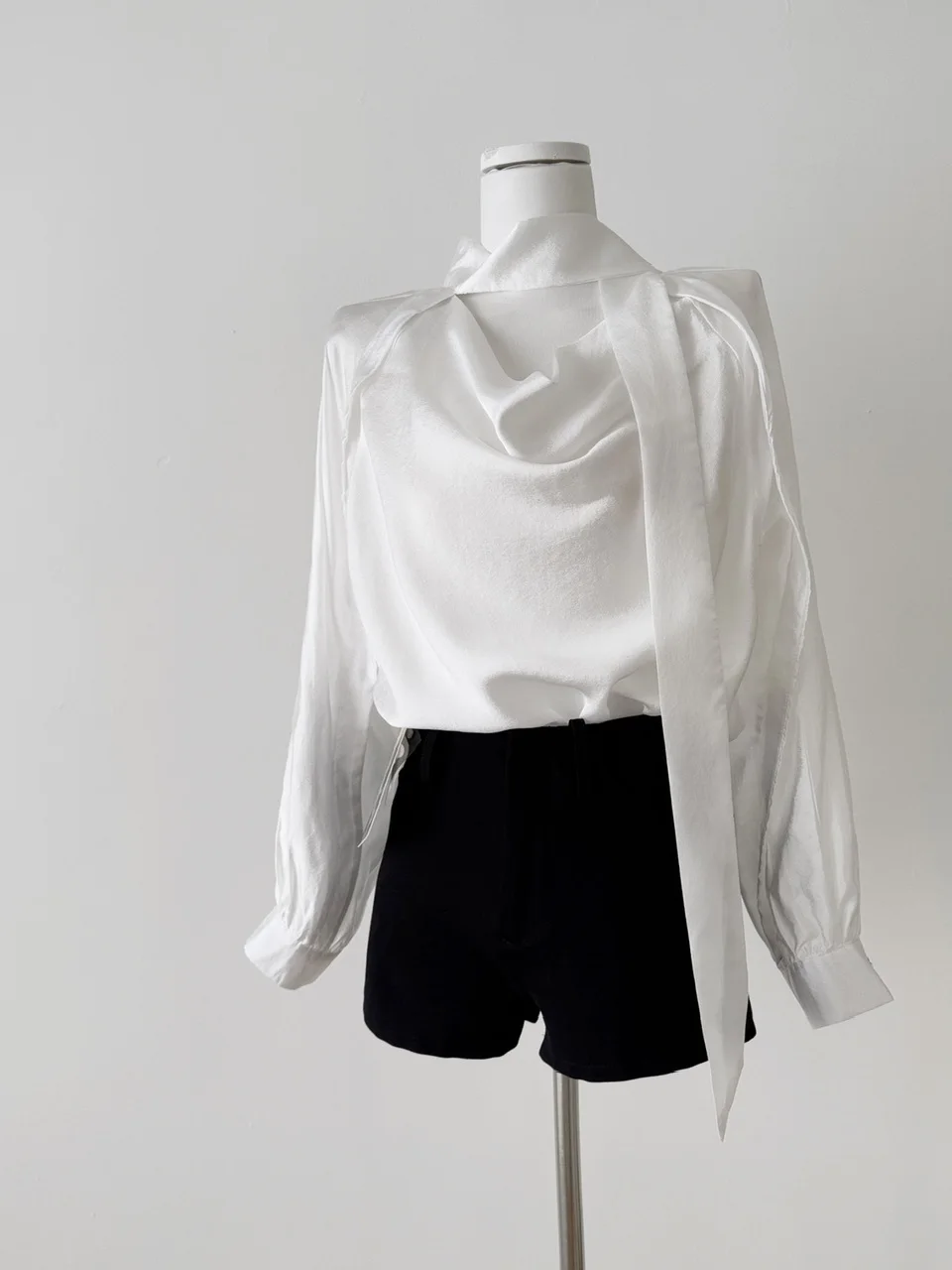 Женский топ Ele Satin irt Long Sve Hanging Ne Sa свободного кроя премиум-класса для осеннего сезона 
Женский топ Ele Satin irt Long Sve Hanging Ne Sa свободного кроя премиум-класса для осеннего сезона