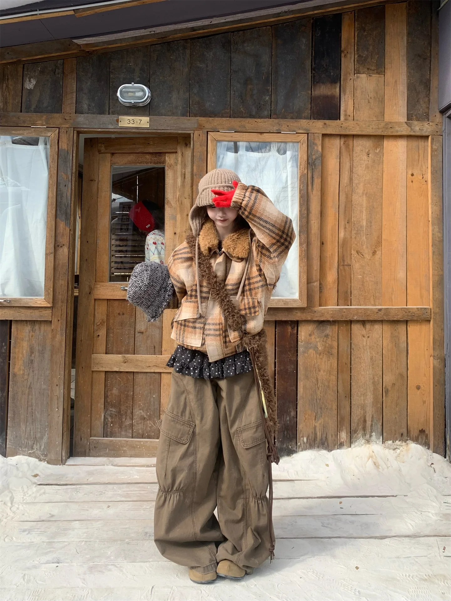 Ретро-американское винтажное шерстяное пальто в клетку с воротником, свободного кроя, теплое, хлопковое, женская зимняя модная универсальная верхняя одежда
Ретро-американское винтажное шерстяное пальто в клетку с воротником, свободного кроя, теплое, хлопковое, женская зимняя модная универсальная верхняя одежда