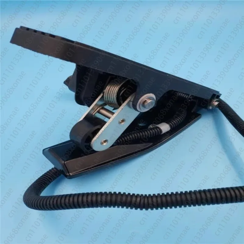 Forklift accelerator pedal accelerator FZ3-532-133
Forklift accelerator pedal accelerator FZ3-532-133