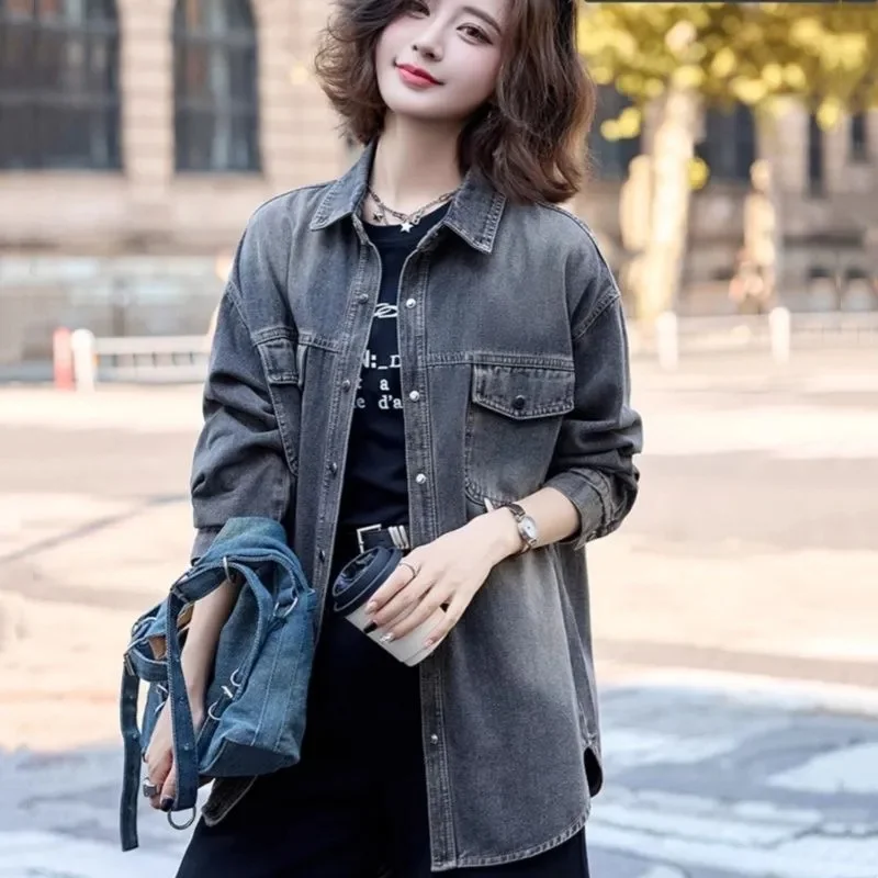 Spring Female Fashion Casual Cowboy Shirt Coat European Women Loose Jeans Blouse Jacket Autumn Ladies Long Sleeves Denim Outwear
Spring Female Fashion Casual Cowboy Shirt Coat European Women Loose Jeans Blouse Jacket Autumn Ladies Long Sleeves Denim Outwear