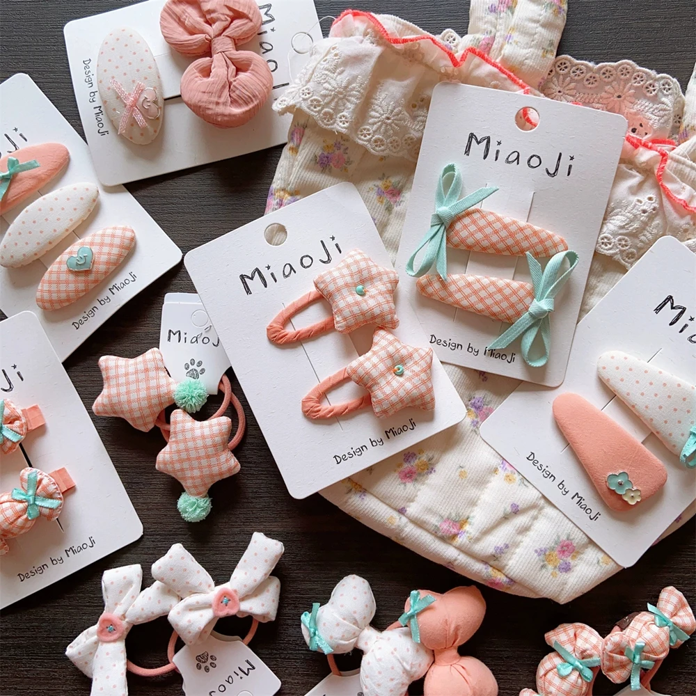 Cartoon Candy Hair Clips for Girls Bow Hairpins Peach Side Clip Cute Hair Accessories Kid Hair Tie Handmade Ponytail Holder
Cartoon Candy Hair Clips for Girls Bow Hairpins Peach Side Clip Cute Hair Accessories Kid Hair Tie Handmade Ponytail Holder