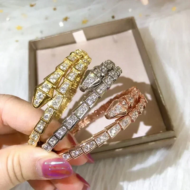 2025 New 925 silver-studded snake-shaped diamond bracelet is top-notch and noble, a must-have light luxury gift for women
2025 New 925 silver-studded snake-shaped diamond bracelet is top-notch and noble, a must-have light luxury gift for women