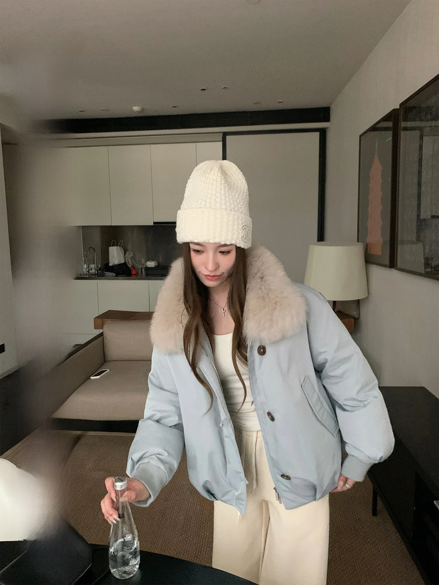 Женская пуховая куртка Hhi с меховым воротником, белая, теплая, для повседневной носки, длинная, свободного кроя, модная, в корейском стиле
Женская пуховая куртка Hhi с меховым воротником, белая, теплая, для повседневной носки, длинная, свободного кроя, модная, в корейском стиле